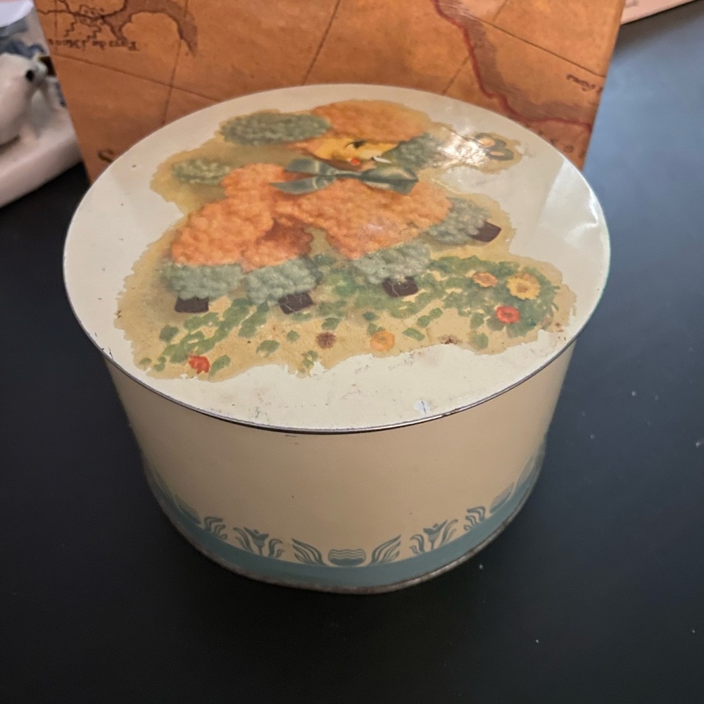 Vintage 1930s Dusting Powder Tin